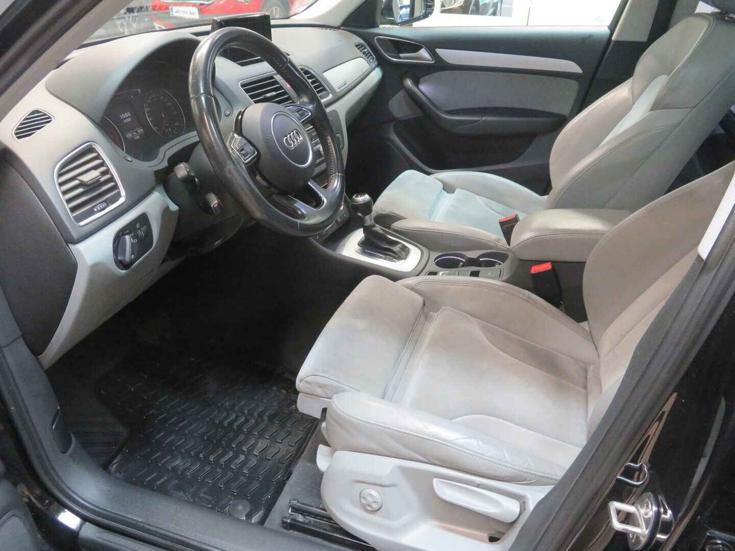 AUDI Q3 4