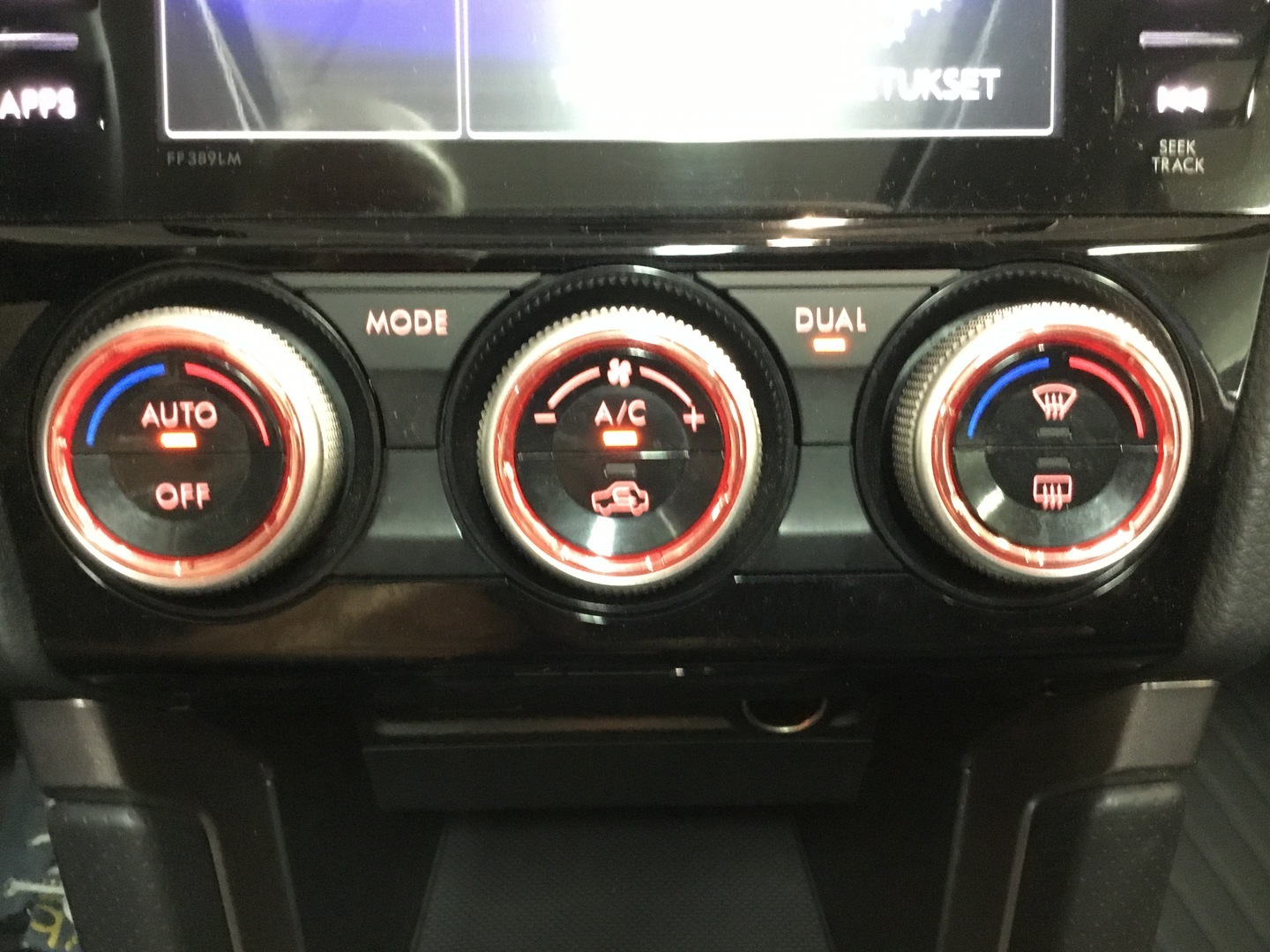SUBARU Forester 12