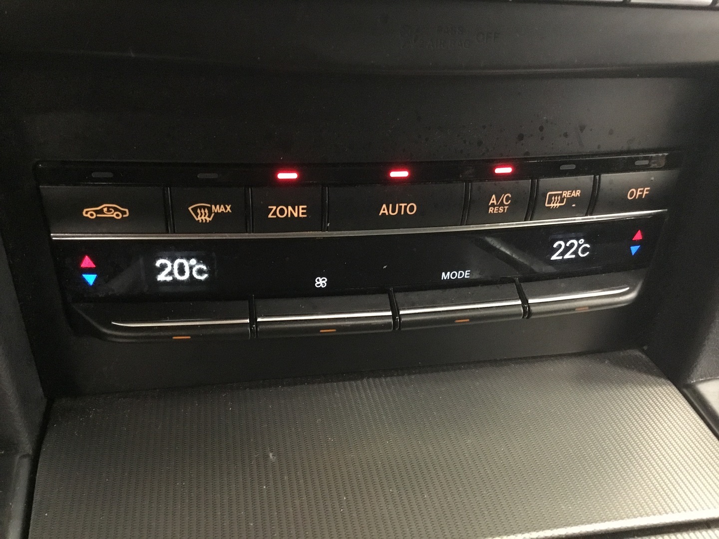 MERCEDES-BENZ E 12