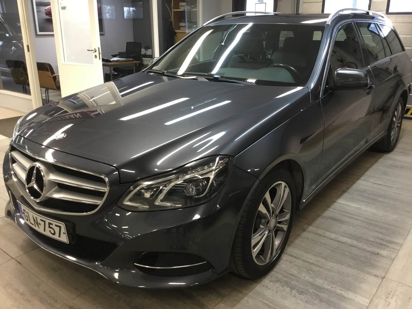 MERCEDES-BENZ E 3