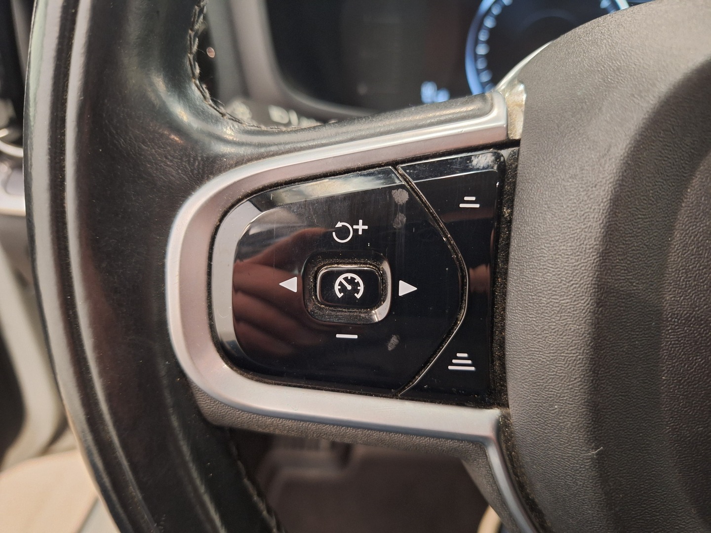 VOLVO V60 13