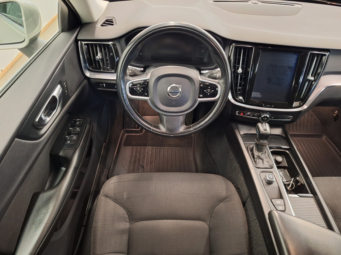 VOLVO V60 5