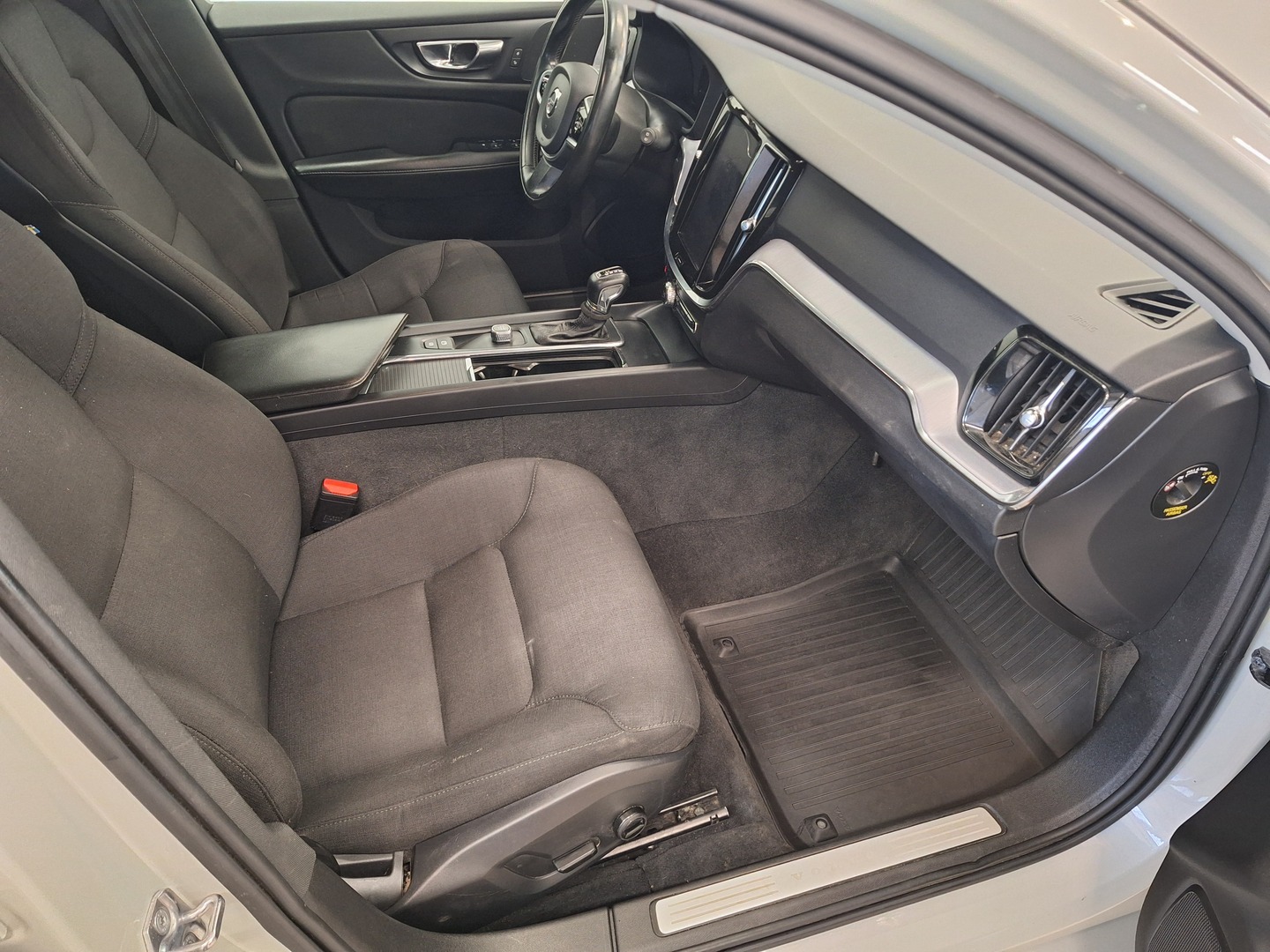 VOLVO V60 8
