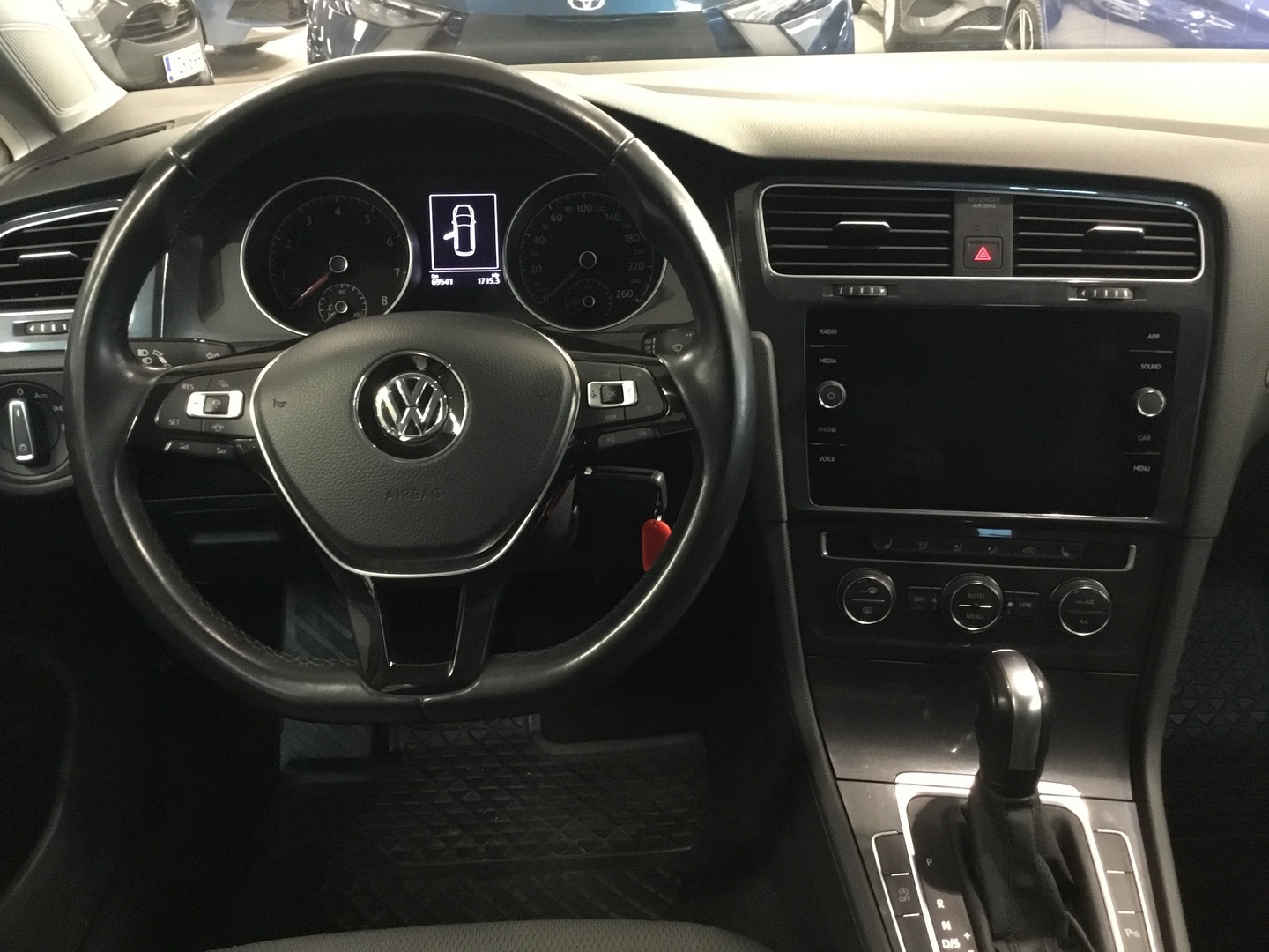VOLKSWAGEN Golf 7