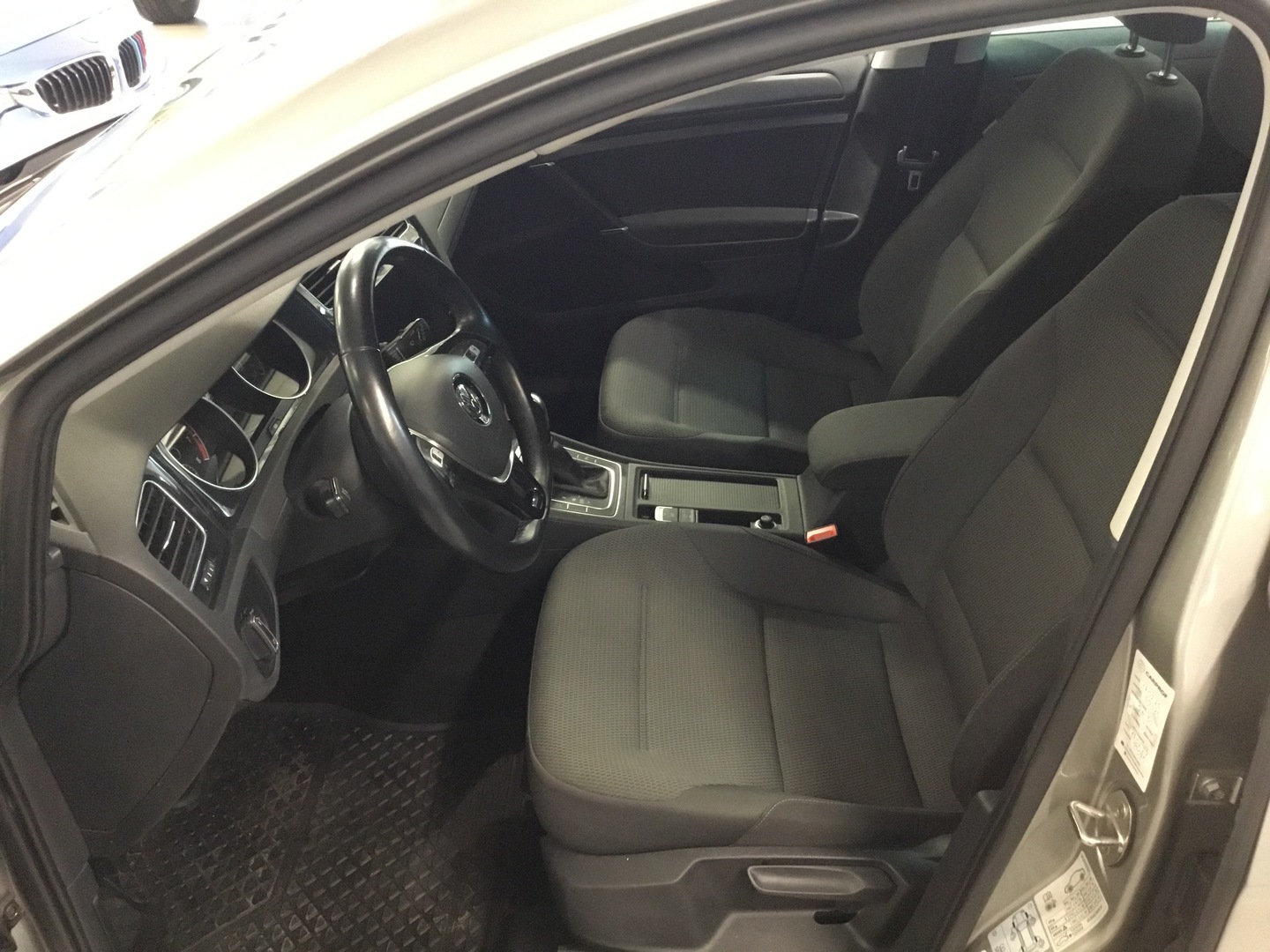 VOLKSWAGEN Golf 8