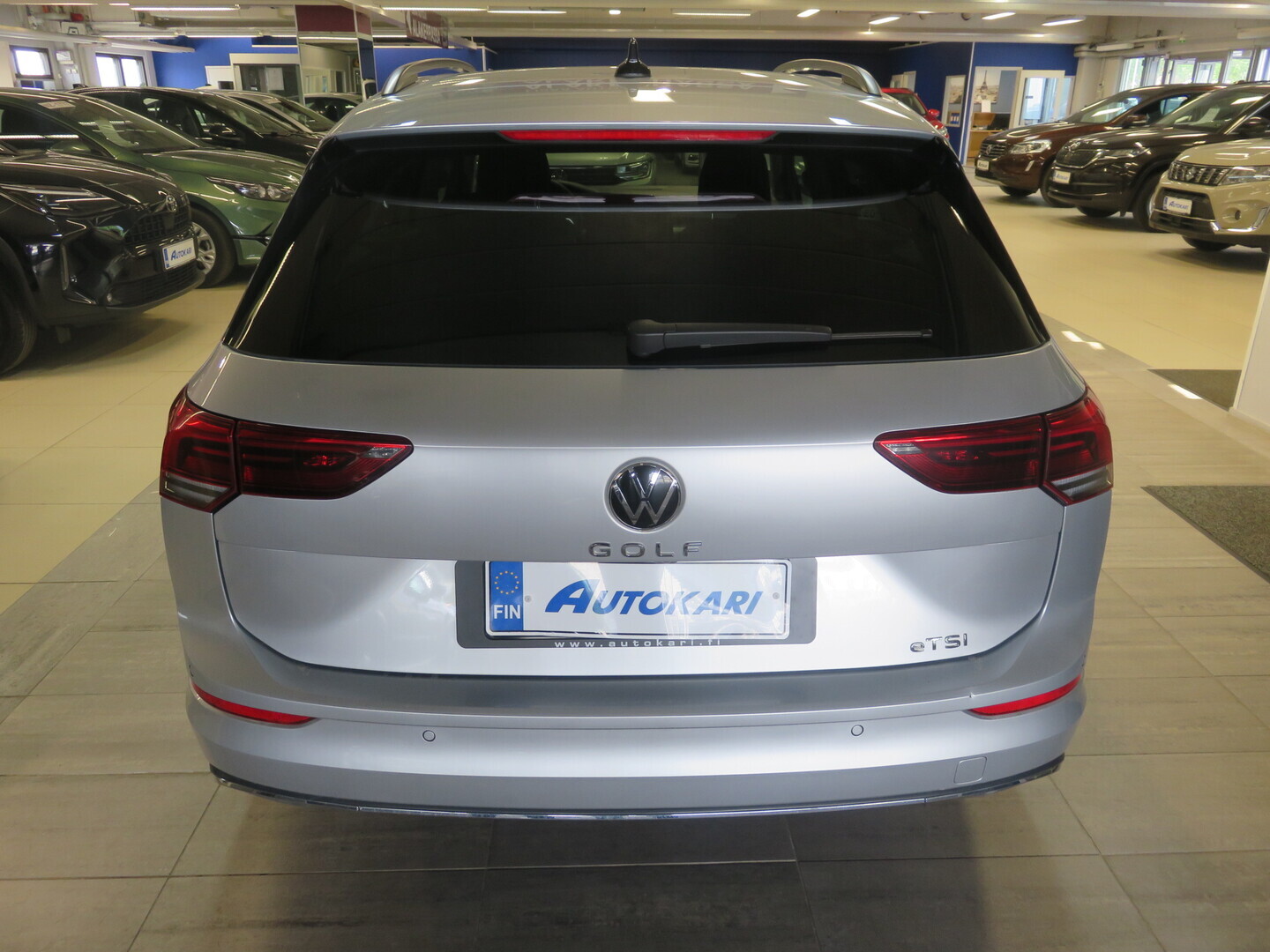 VOLKSWAGEN Golf 17