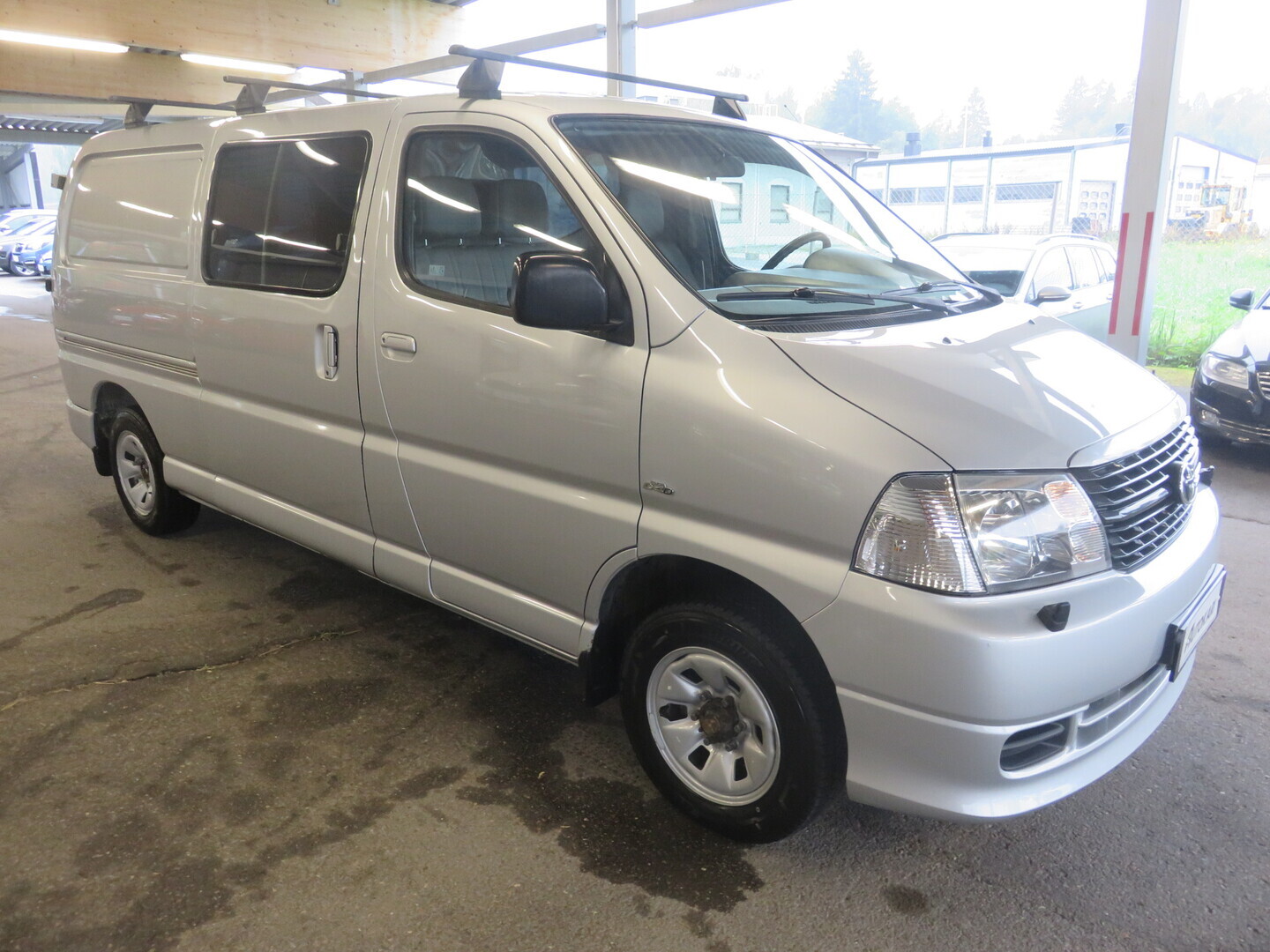 TOYOTA Hiace 1