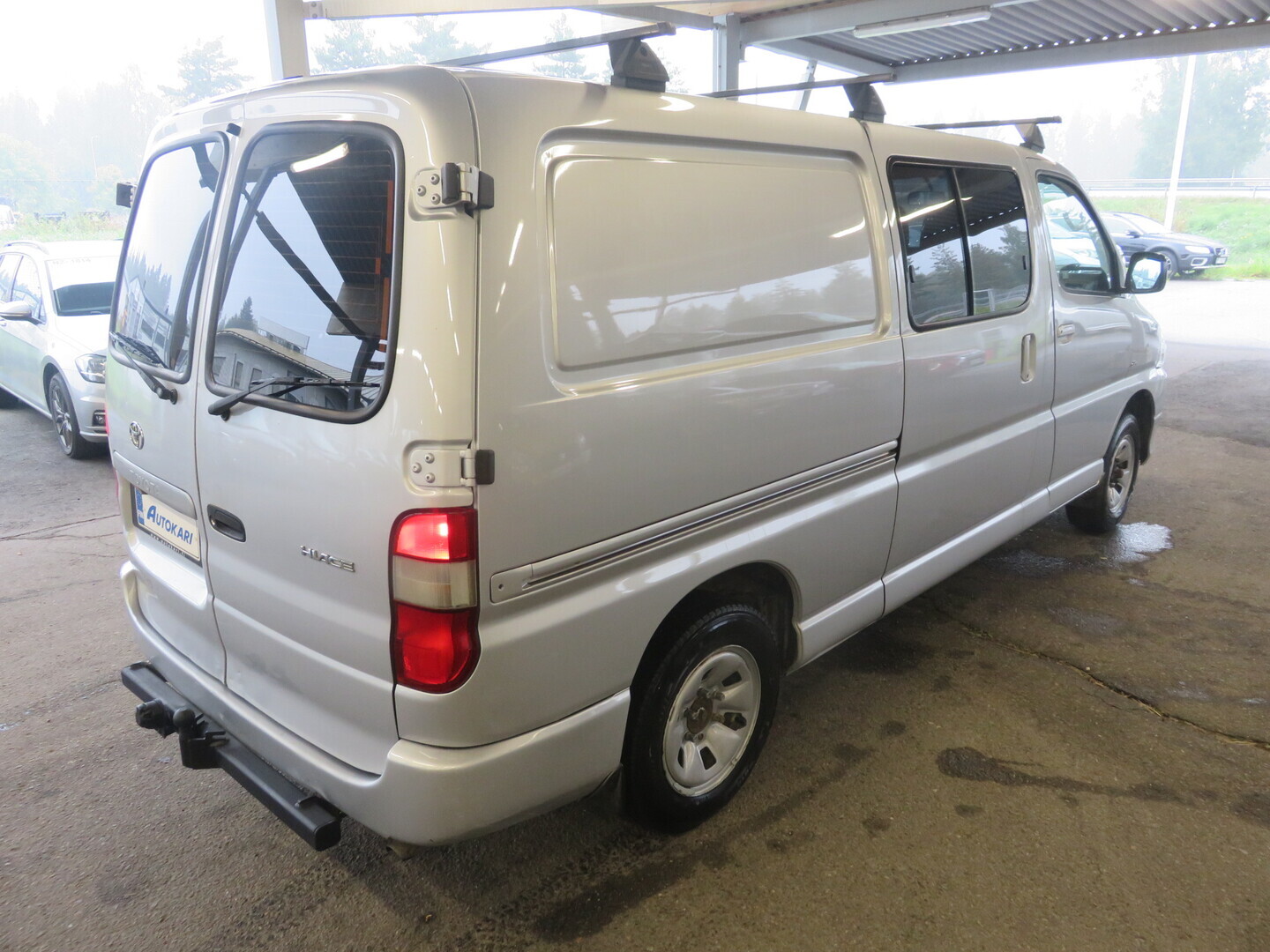 TOYOTA Hiace 10