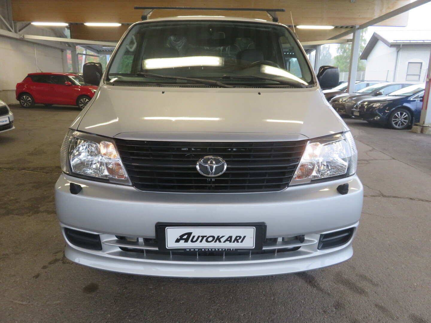 TOYOTA Hiace 2