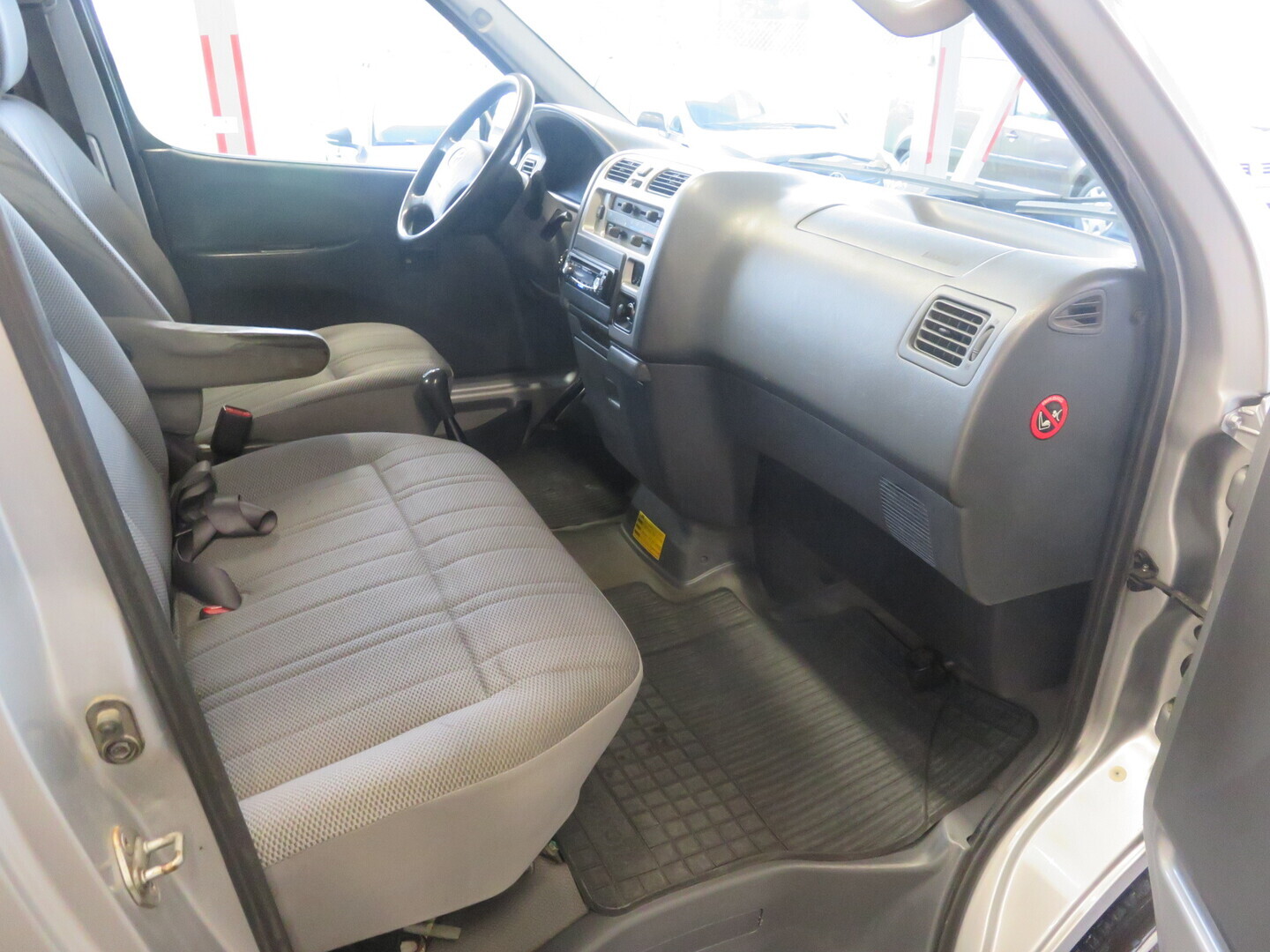 TOYOTA Hiace 6