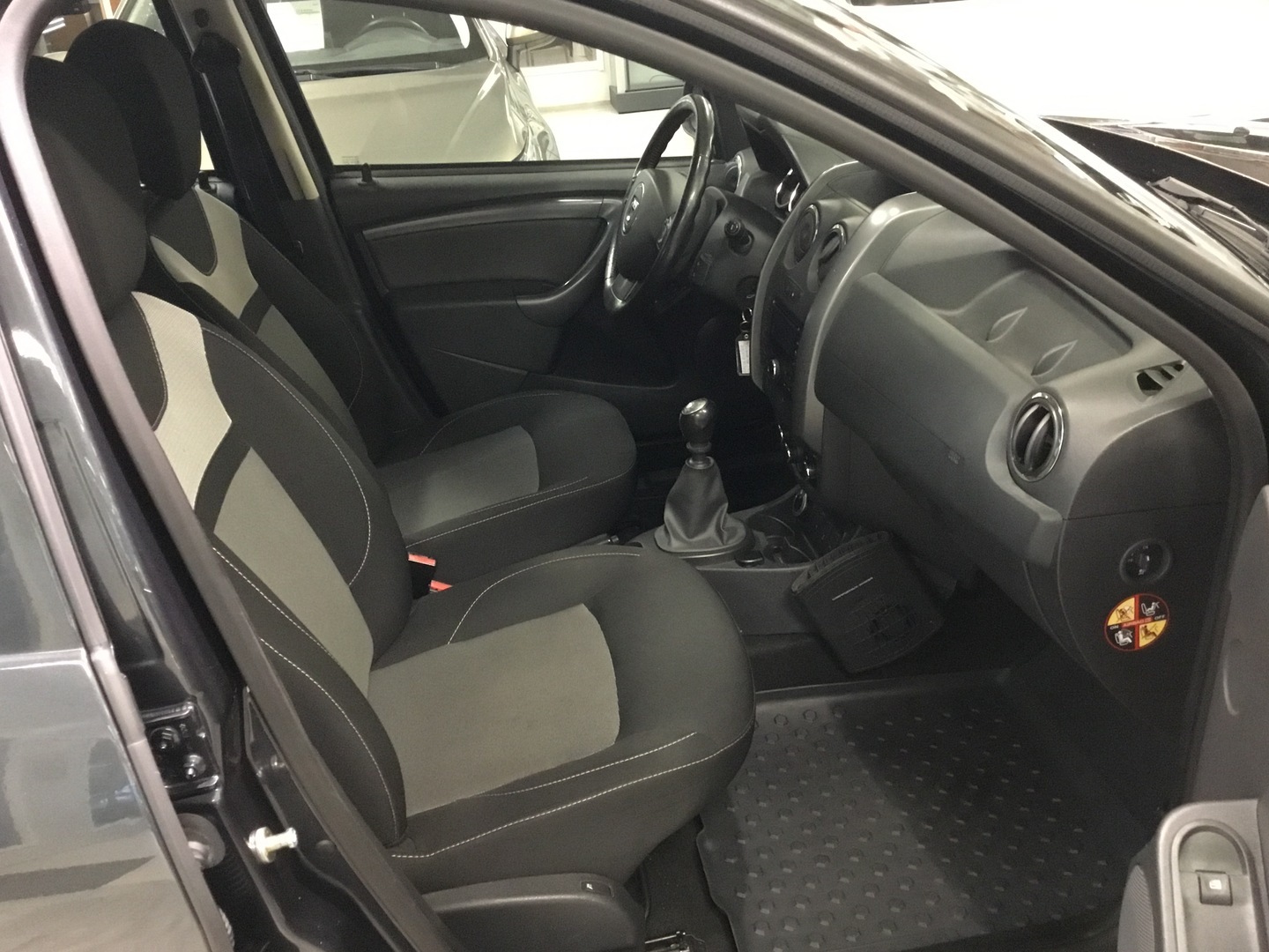 DACIA Duster 9
