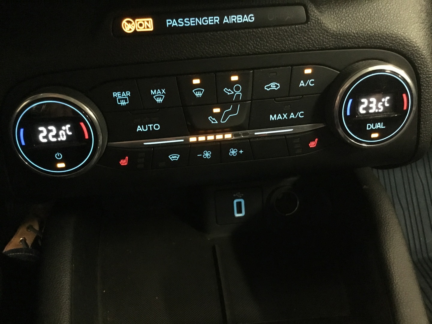 FORD Focus 13