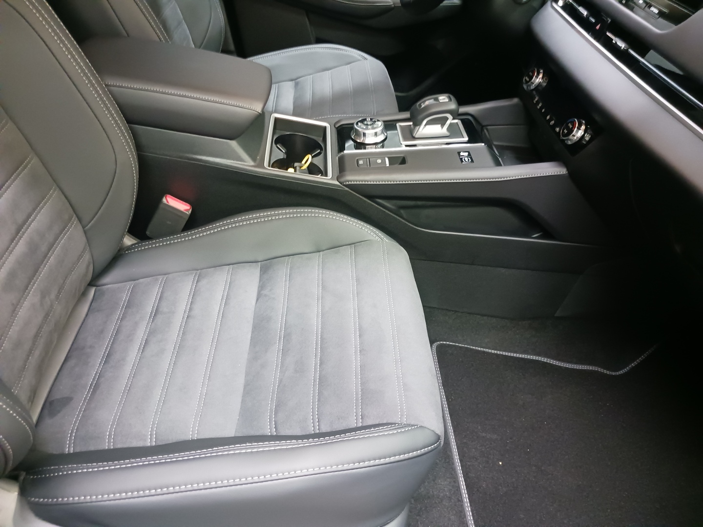 MITSUBISHI Outlander 14