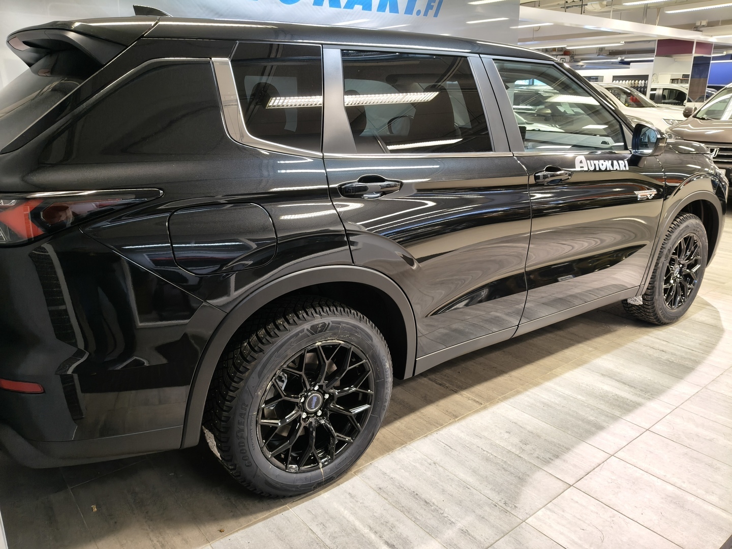 MITSUBISHI Outlander 6