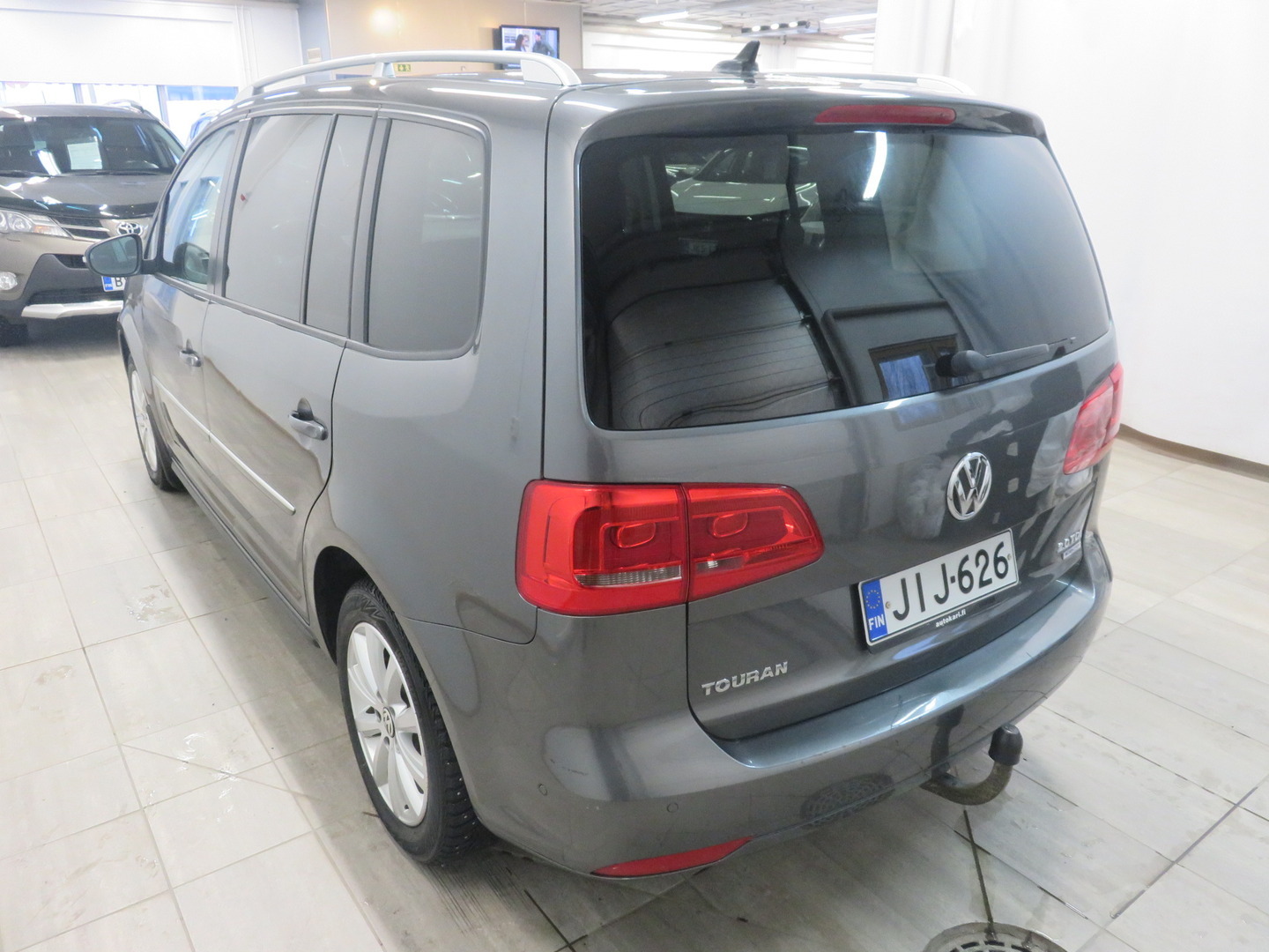 VOLKSWAGEN Touran 17