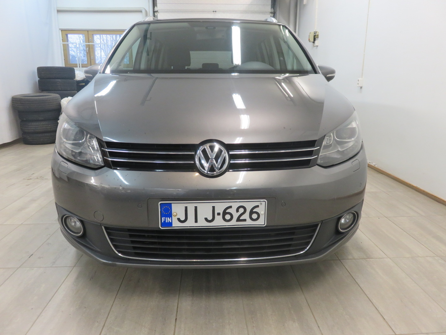 VOLKSWAGEN Touran 2
