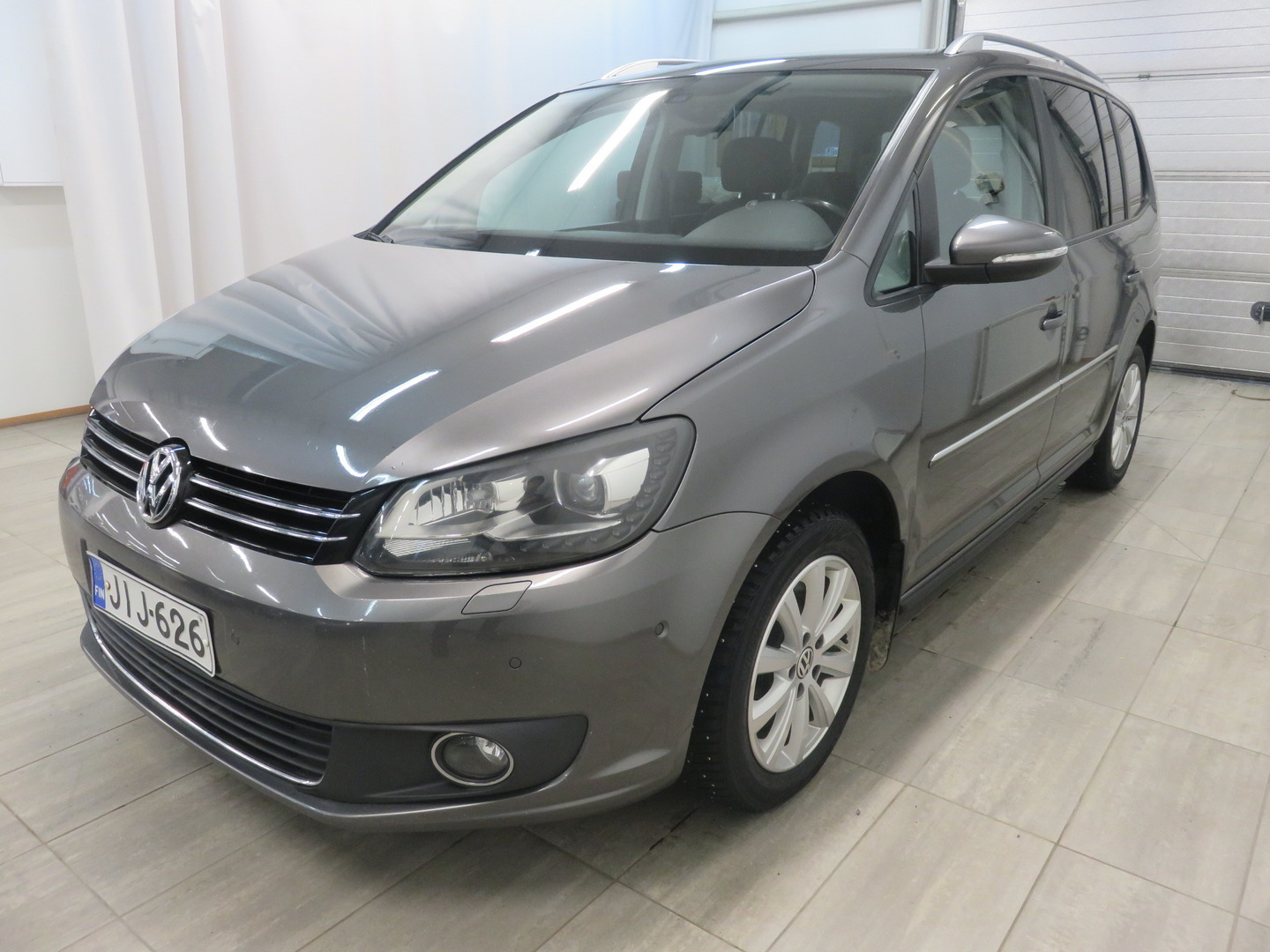 VOLKSWAGEN Touran 3