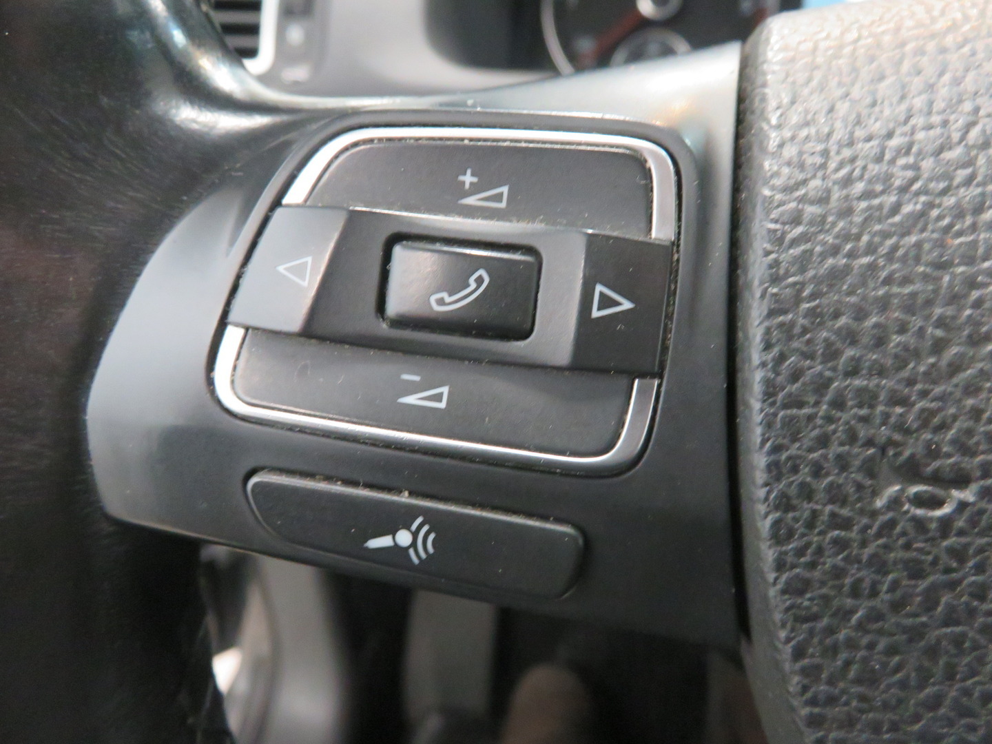 VOLKSWAGEN Touran 5