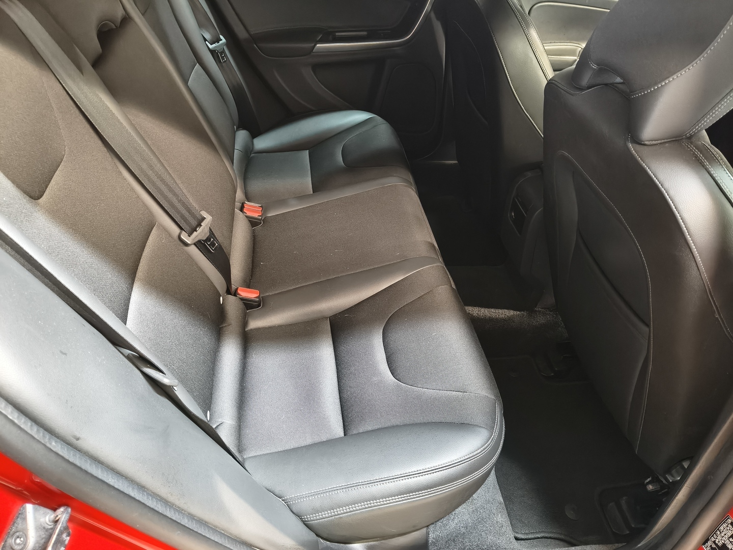 VOLVO V60 14