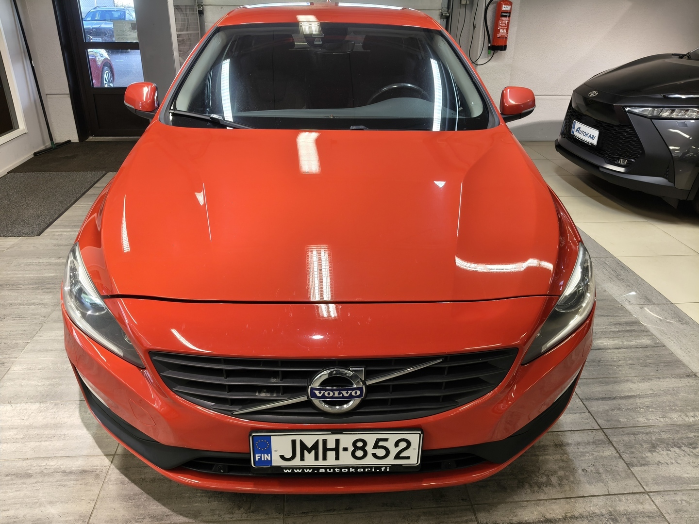 VOLVO V60 2
