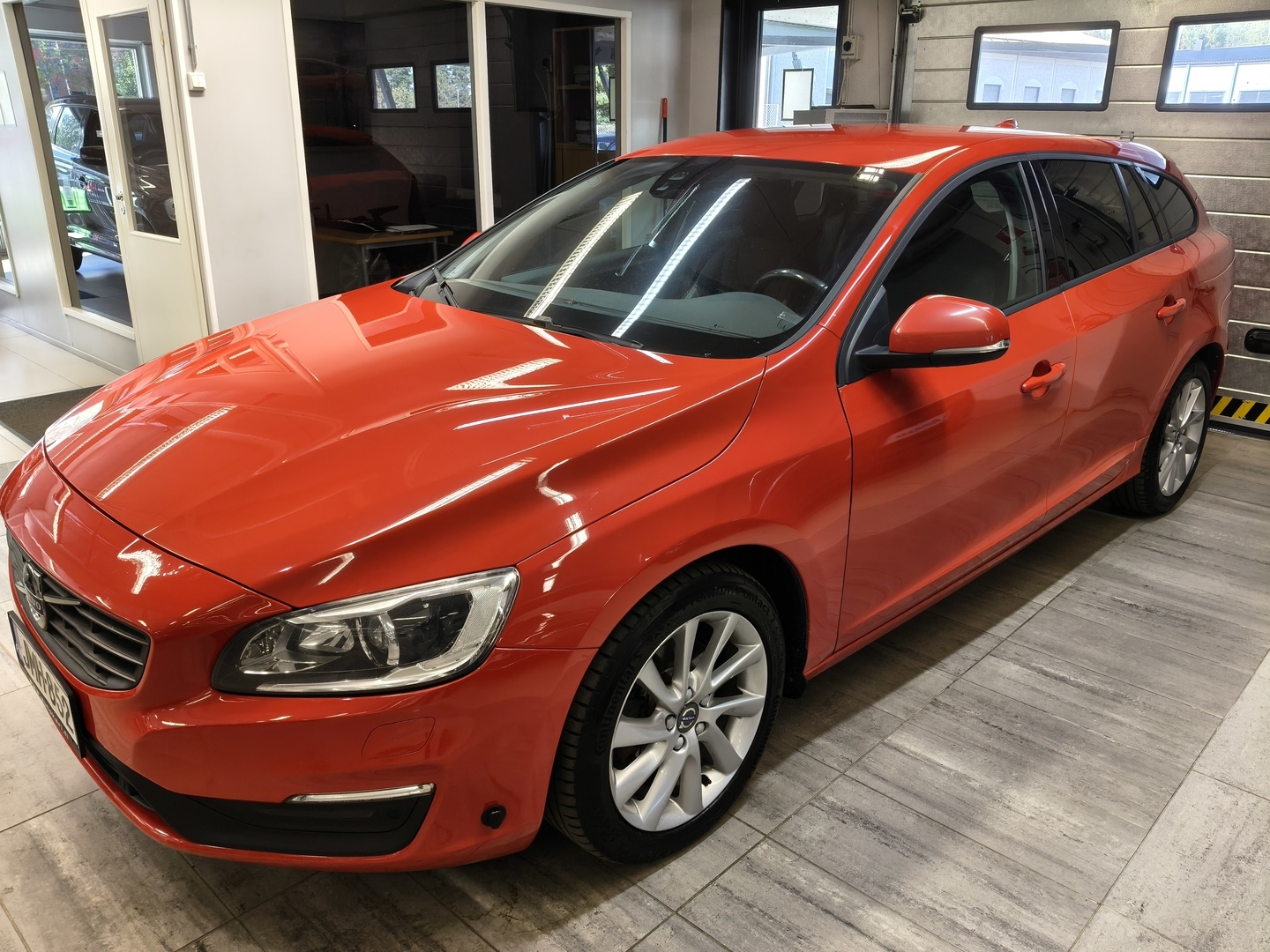 VOLVO V60 3