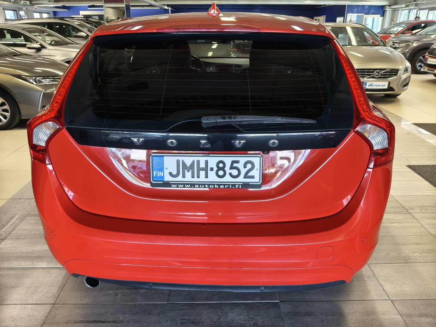 VOLVO V60 5