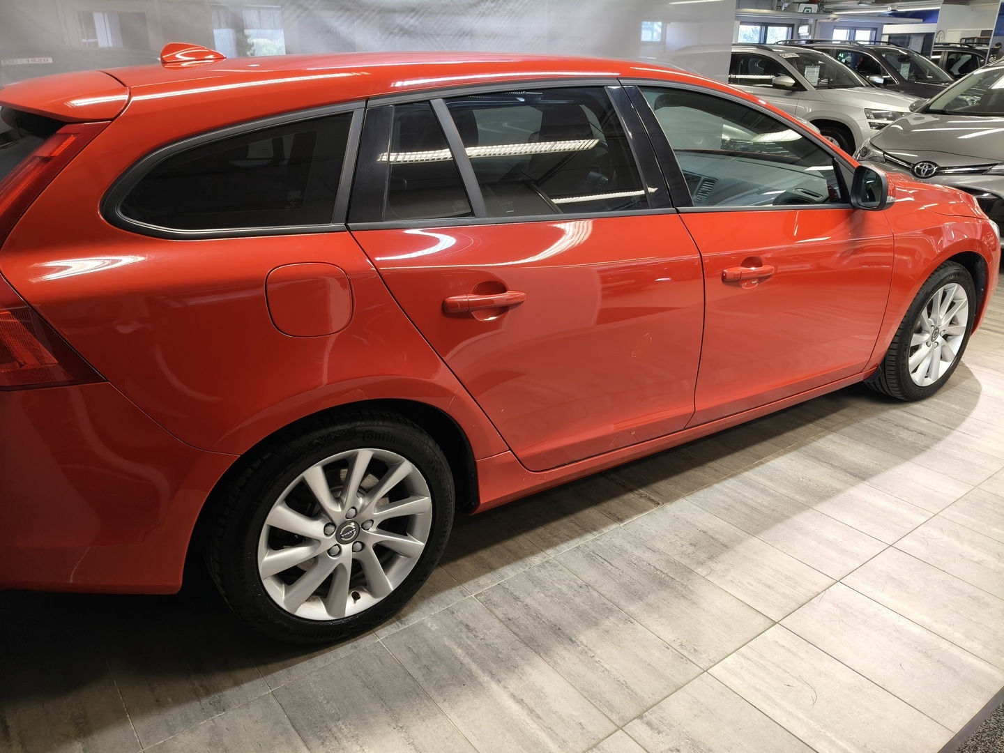VOLVO V60 6