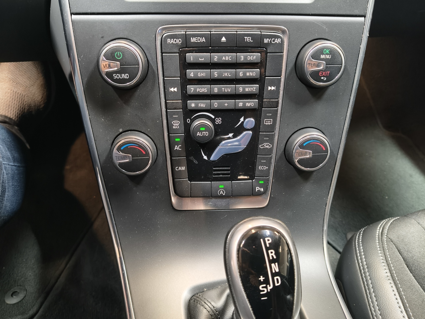 VOLVO V60 9