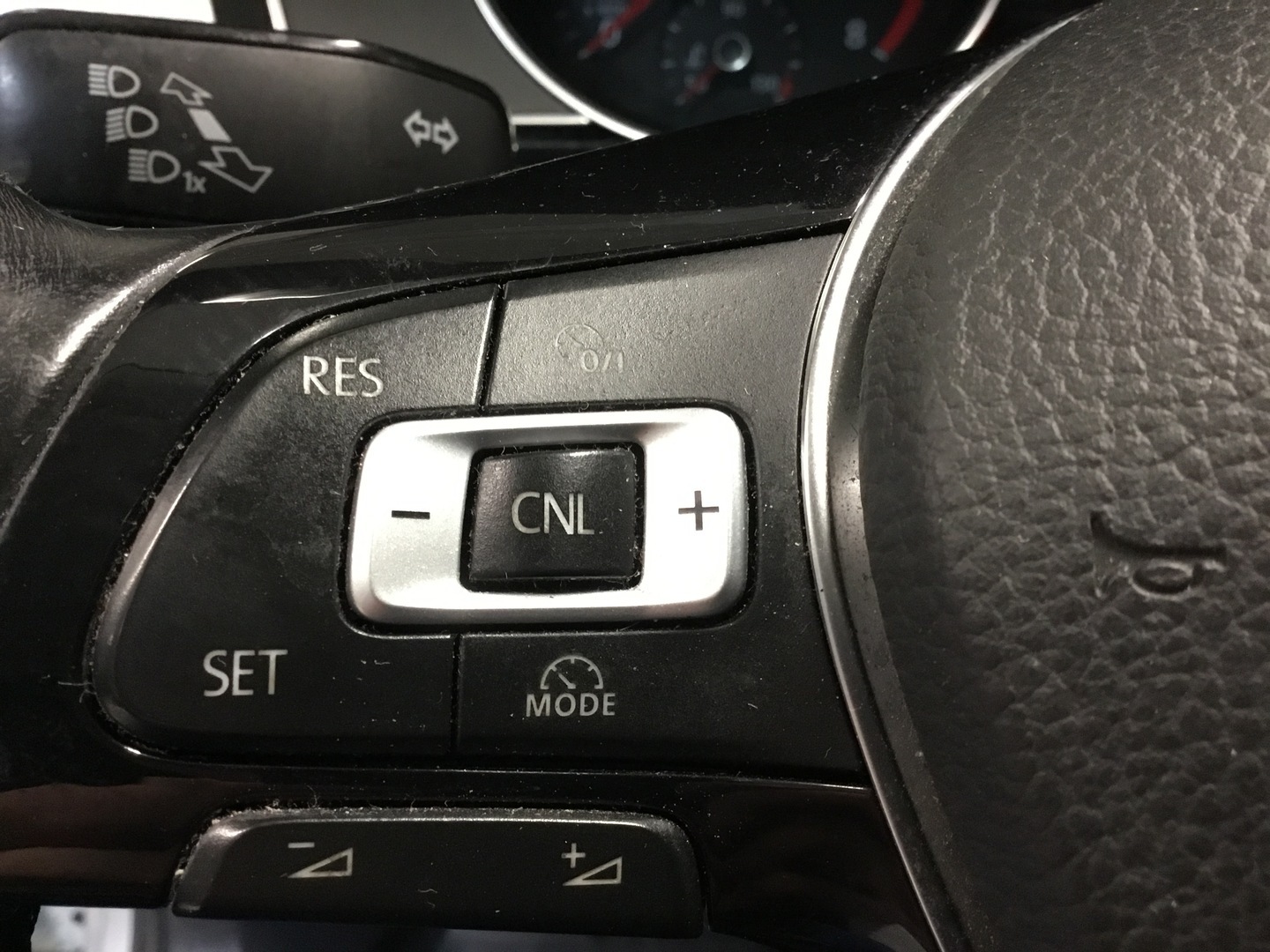 VOLKSWAGEN Passat 16