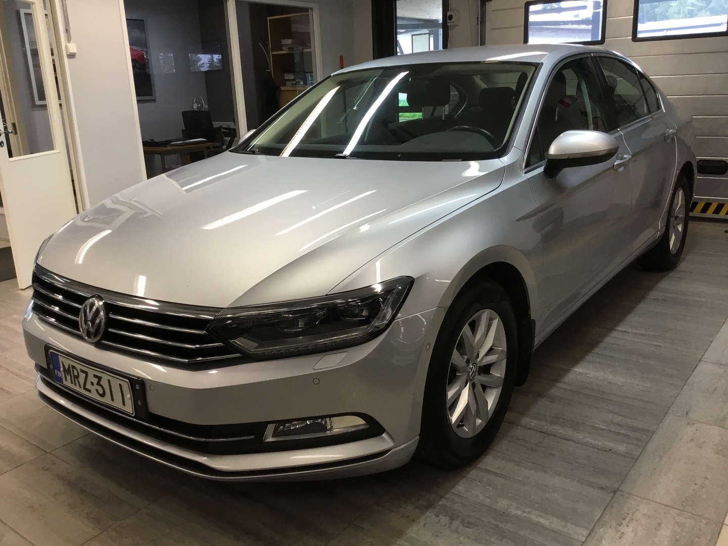 VOLKSWAGEN Passat 3