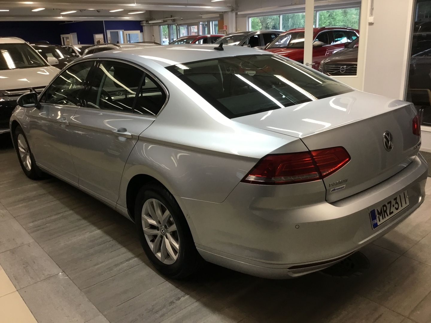 VOLKSWAGEN Passat 4
