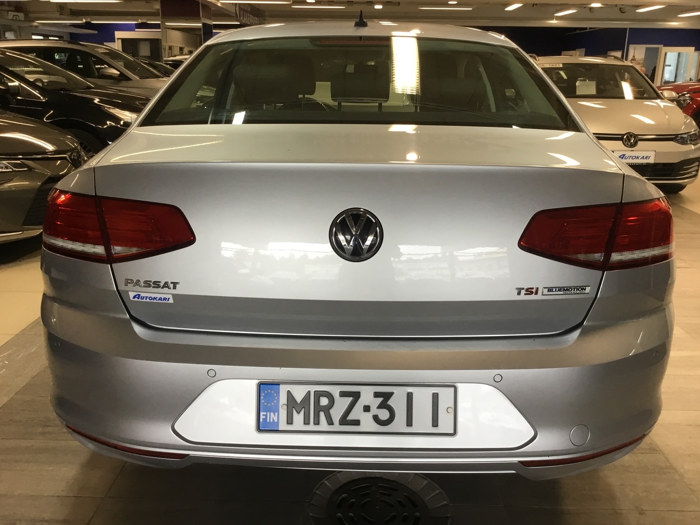 VOLKSWAGEN Passat 6