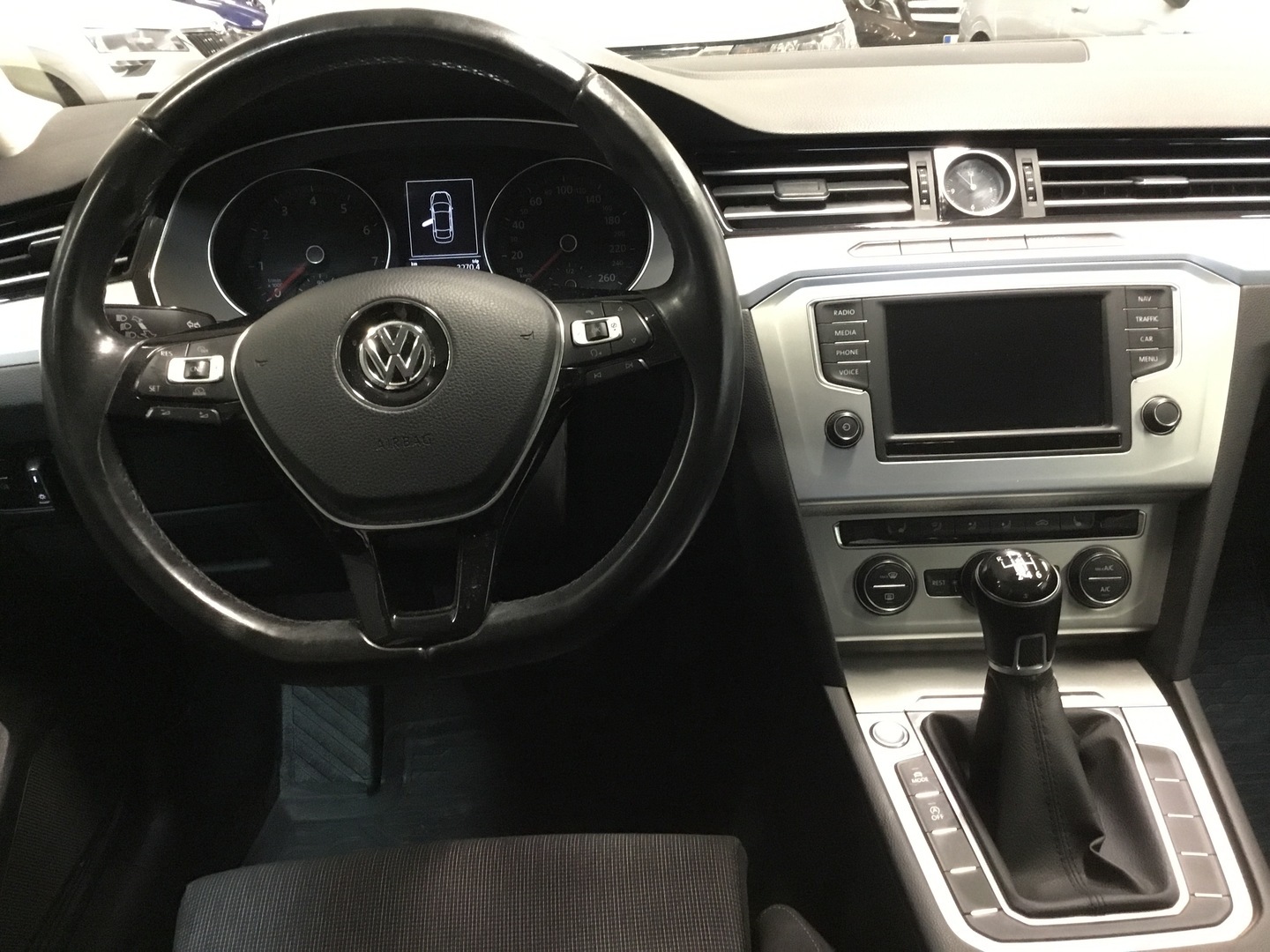 VOLKSWAGEN Passat 7