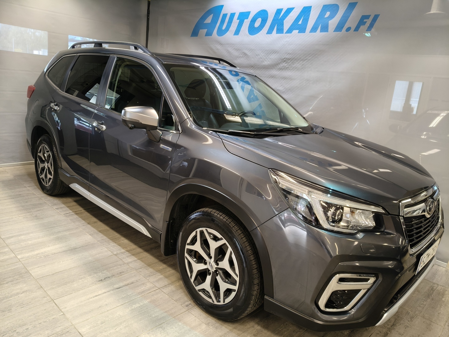 SUBARU Forester 1