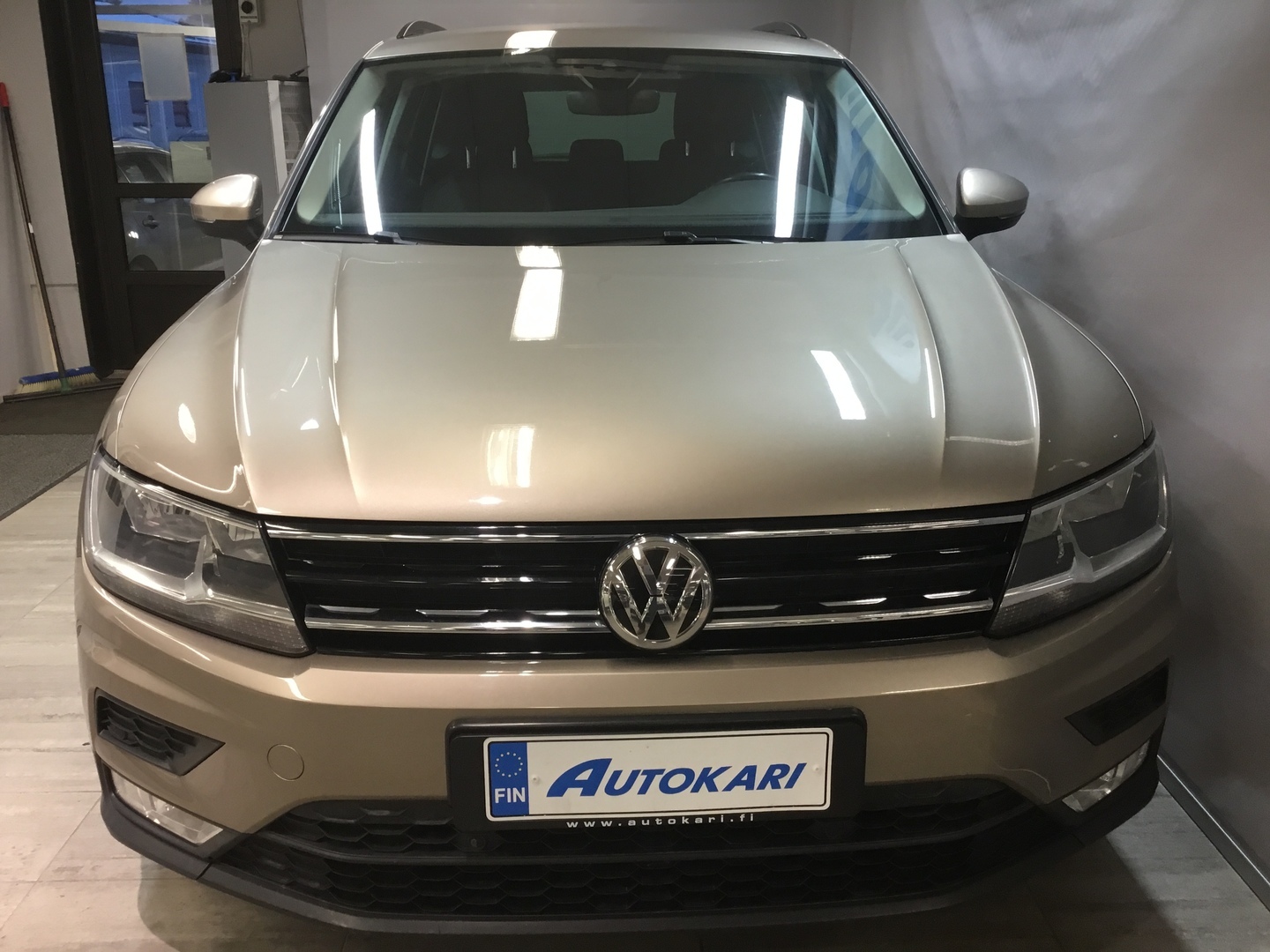 VOLKSWAGEN Tiguan 5