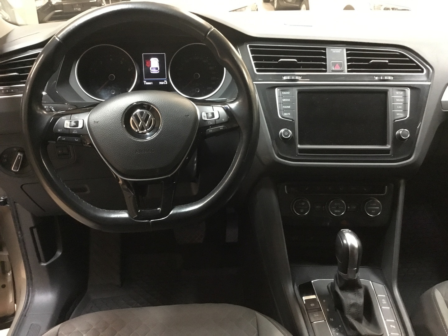 VOLKSWAGEN Tiguan 7