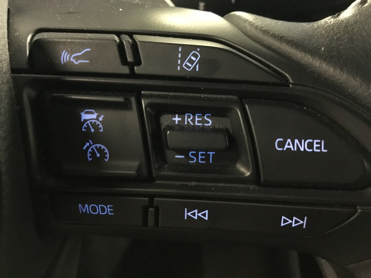 TOYOTA Yaris Cross 14