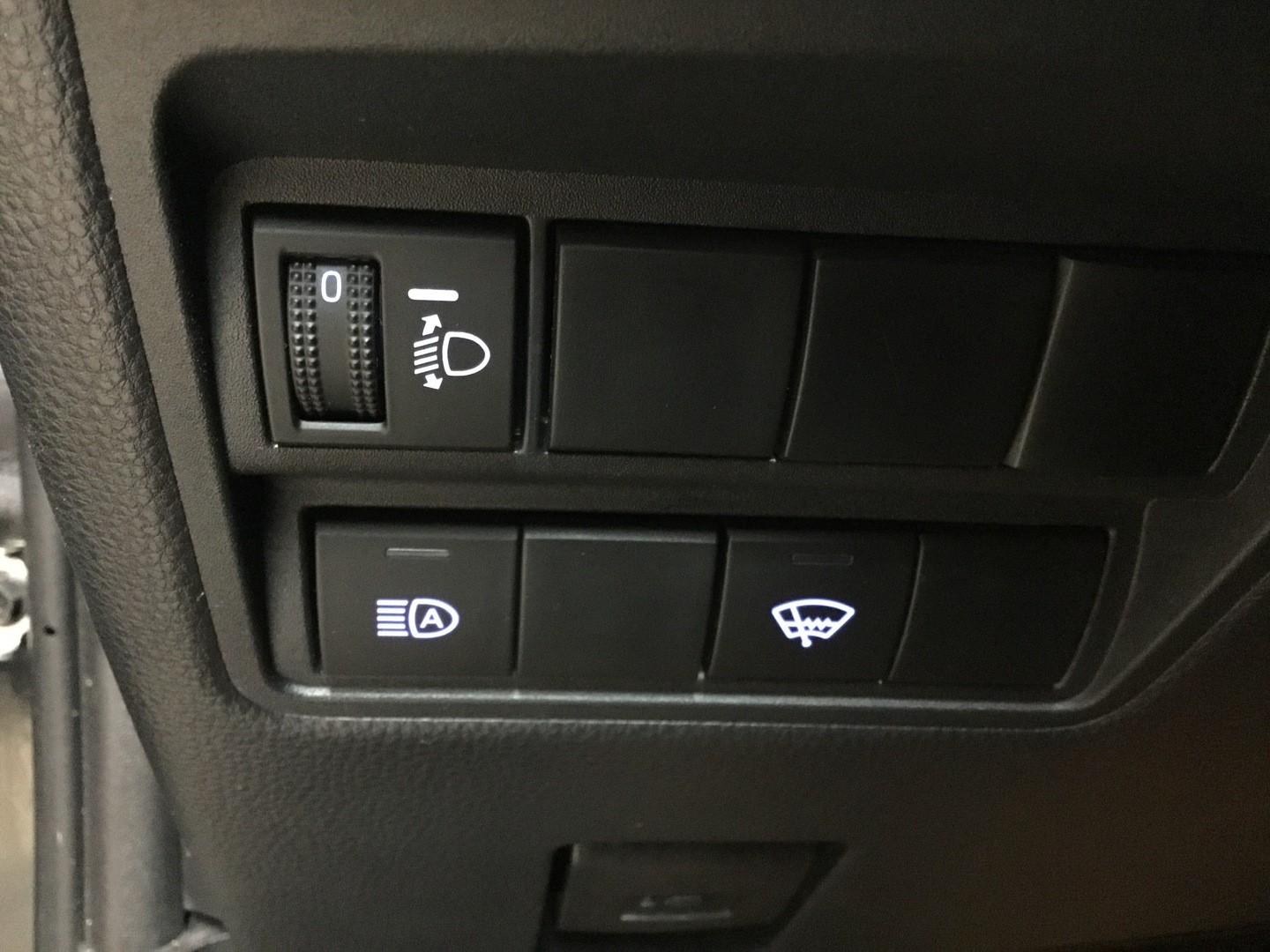 TOYOTA Yaris Cross 16