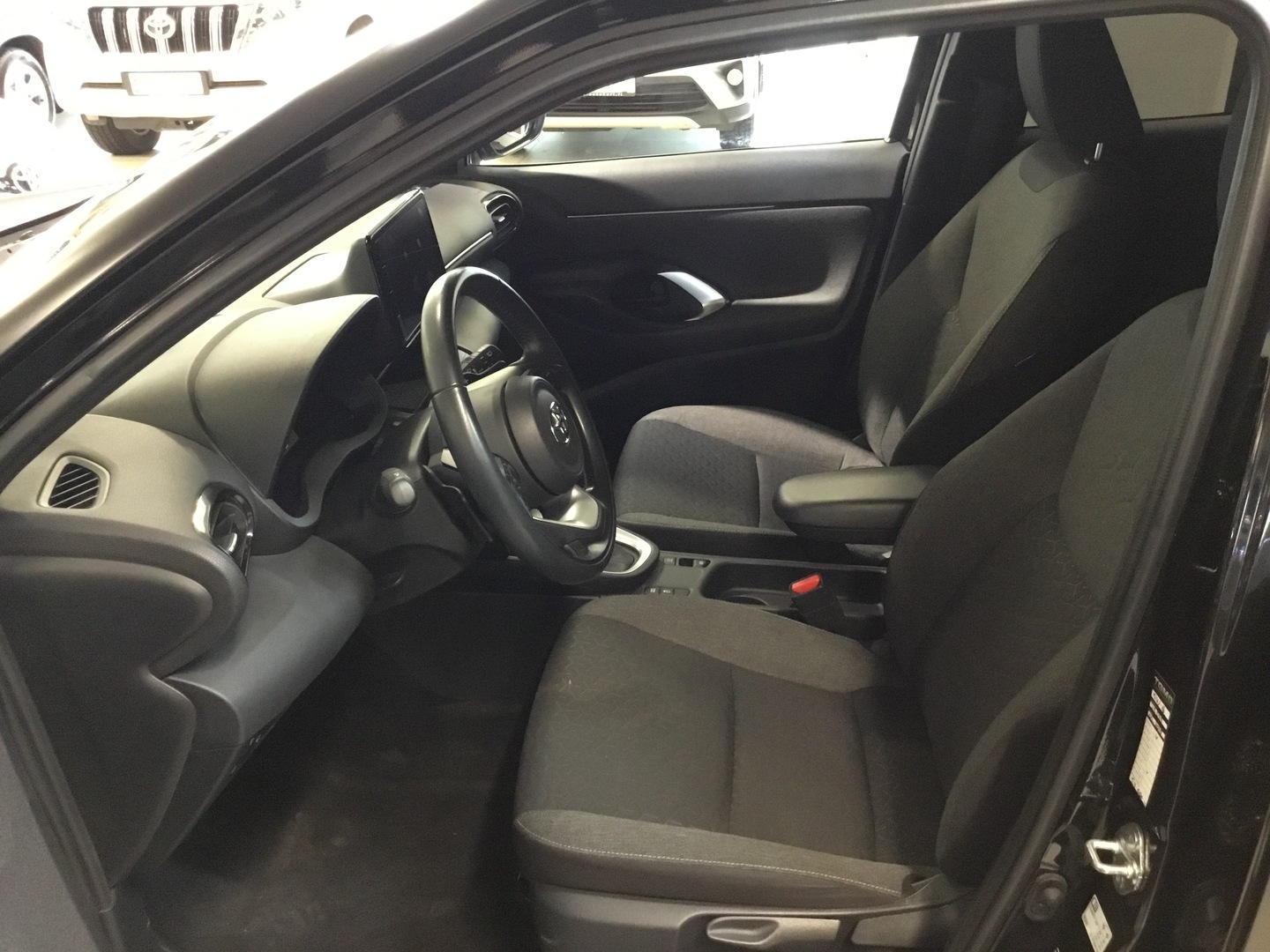 TOYOTA Yaris Cross 8