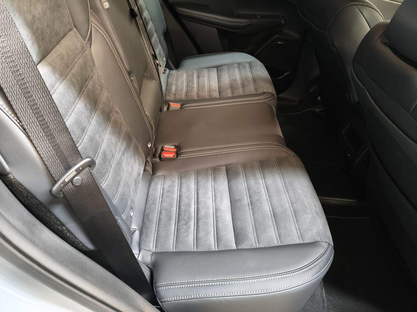 MITSUBISHI OUTLANDER 15