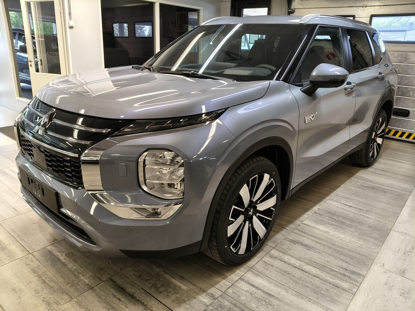 MITSUBISHI OUTLANDER 3