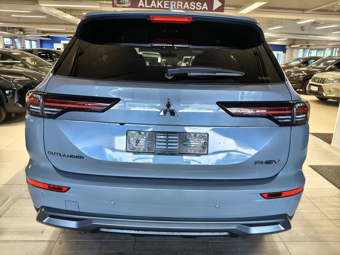 MITSUBISHI OUTLANDER 5
