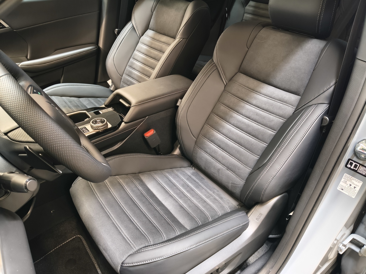 MITSUBISHI OUTLANDER 7