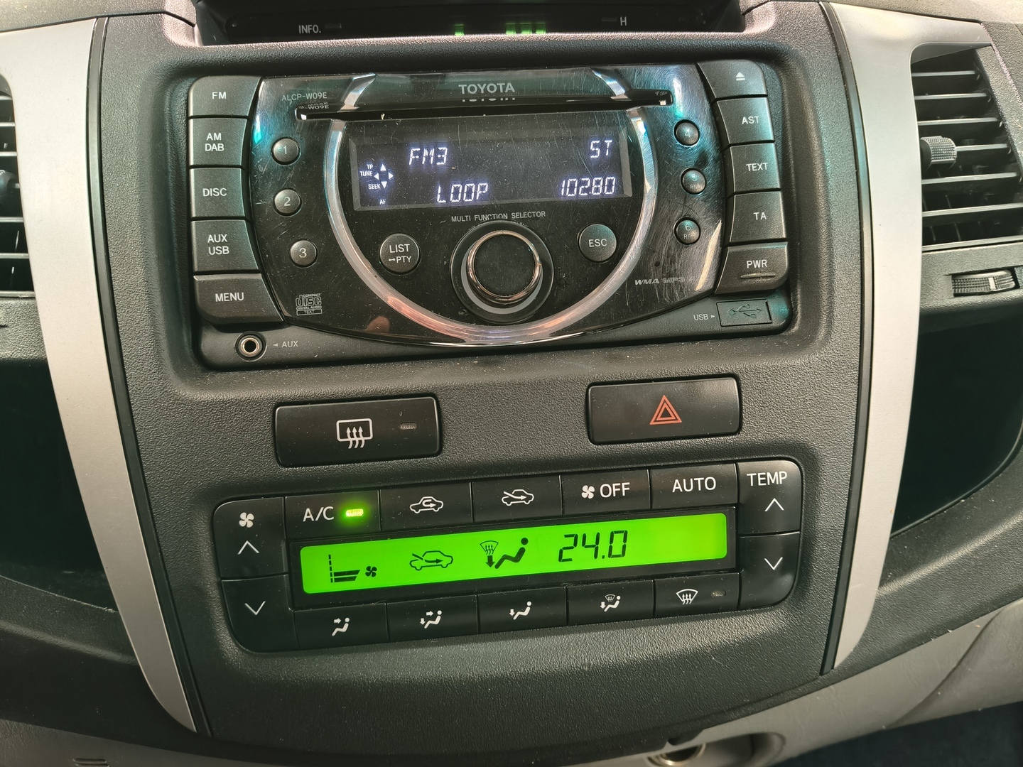 TOYOTA Hilux 10