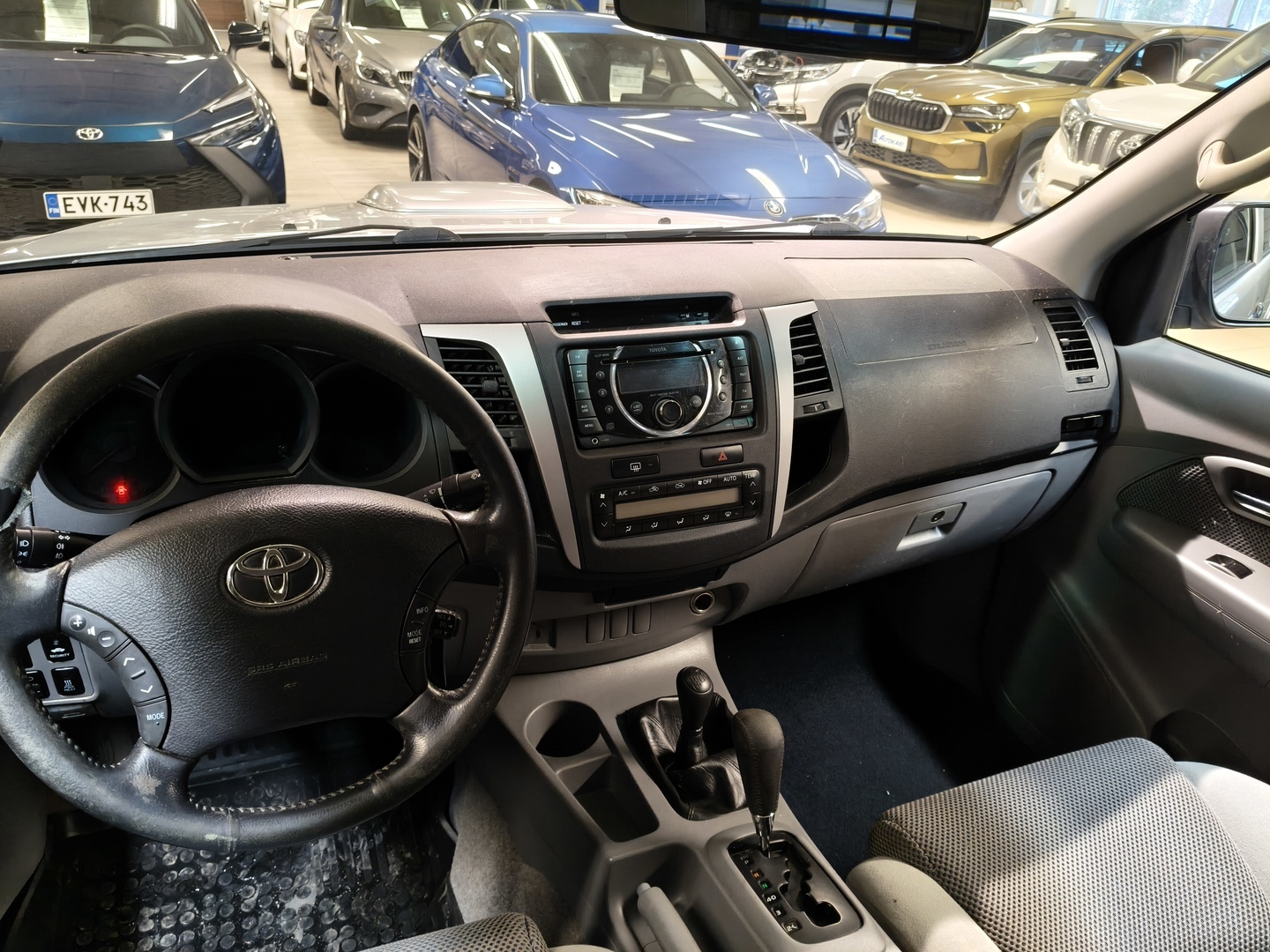 TOYOTA Hilux 9