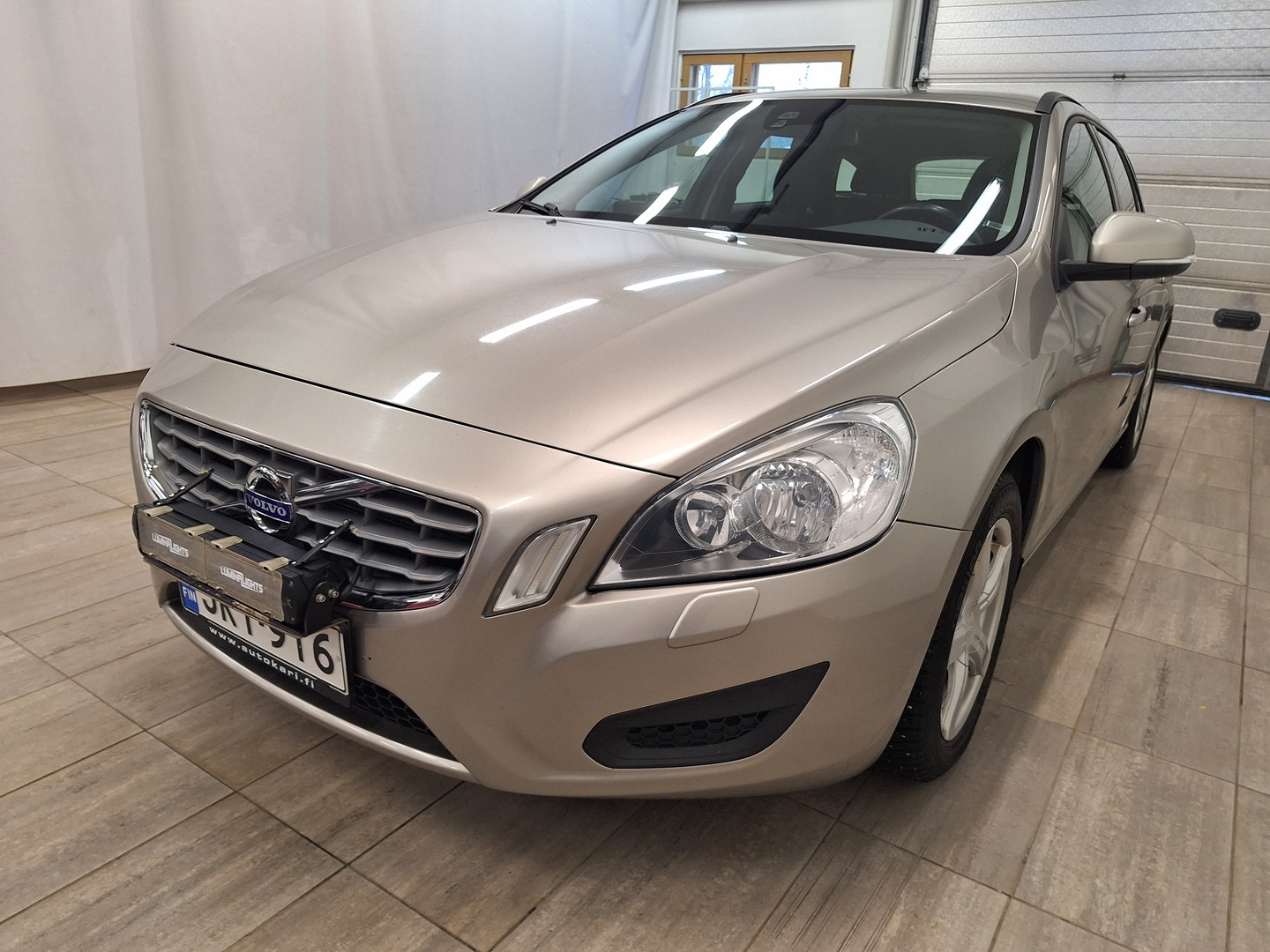 VOLVO V60 2