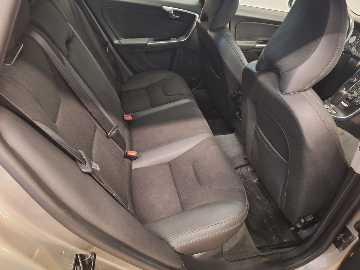 VOLVO V60 9