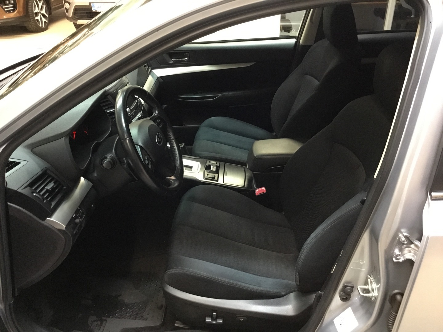 SUBARU Legacy 8