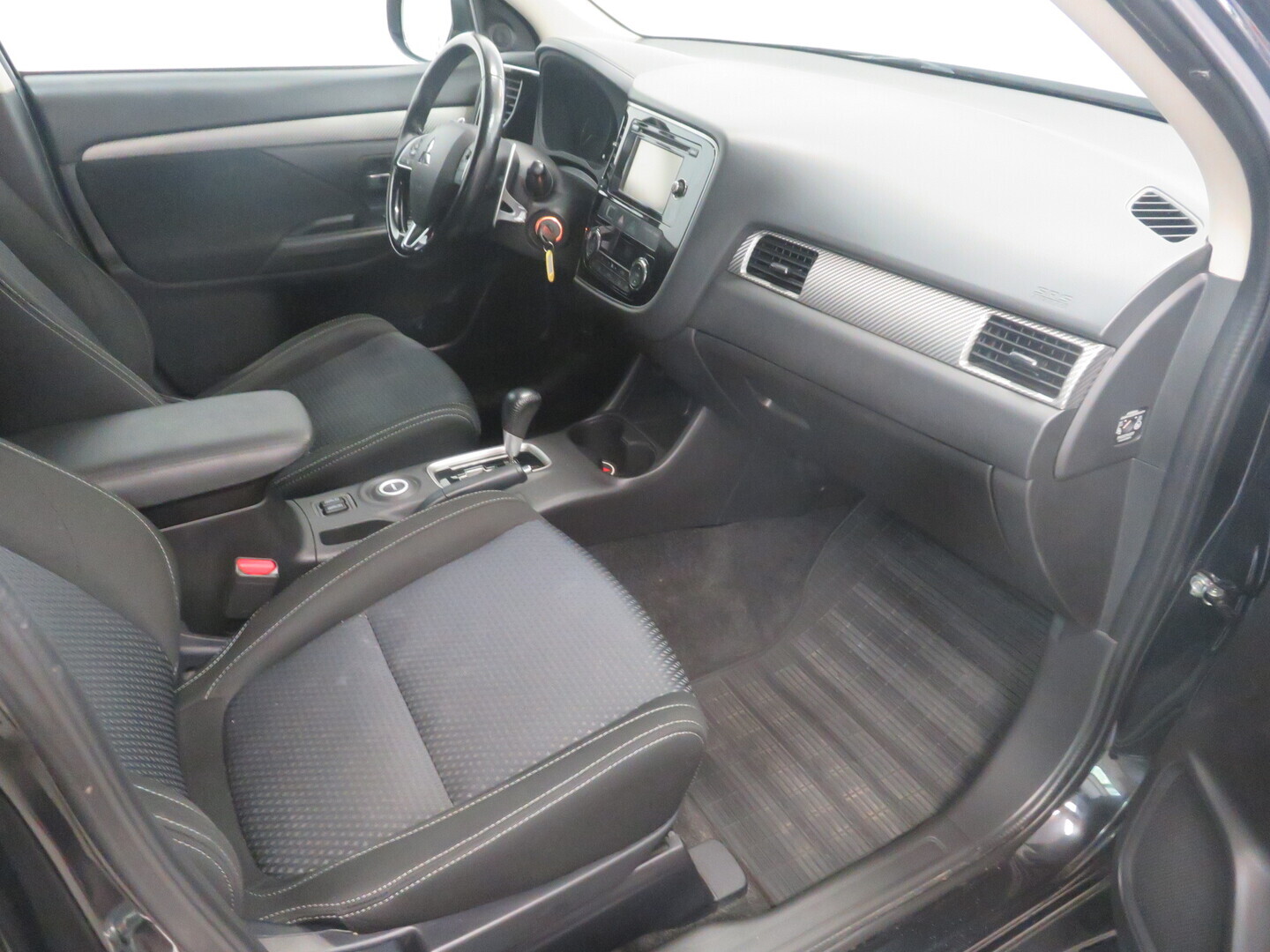 MITSUBISHI Outlander 11