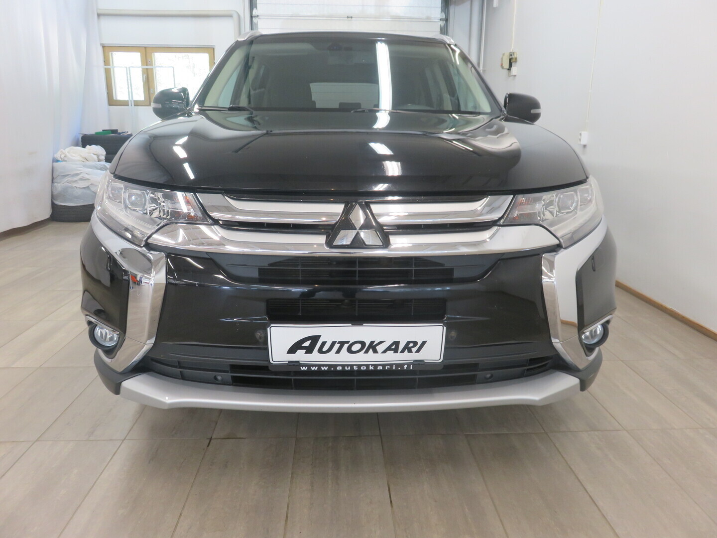 MITSUBISHI Outlander 2